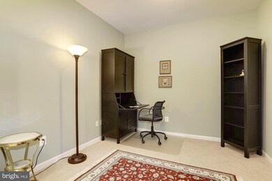 8611 Wintergreen Ct unit 301, Odenton, MD 21113 - photo 6