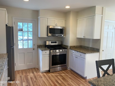 399 Round Hill Rd, Greenwich, CT 06831 - photo 2