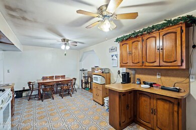 07-Kitchen and Dining 1