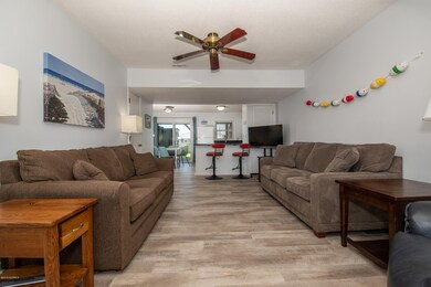 211 W Bogue Blvd-4-LR 1.2-4302