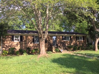 405 S Hillcrest Dr, Shelbyville, TN 37160 - photo 3