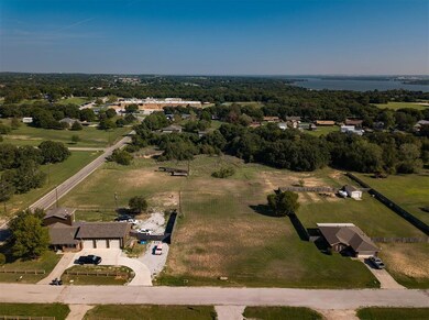 1305 Inlet Dr, Azle, TX 76020 - photo 4