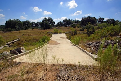 1028 Eagle Point Dr, Georgetown, TX 78628 - photo 5