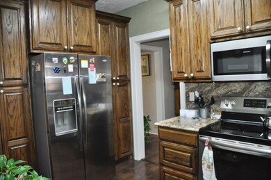 801 W Spruce Ave, Duncan, OK 73533 - photo 6