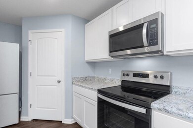 3540 Sugar Maple Ln kitchen stove and mi