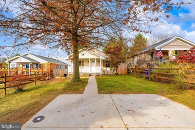 205 4th Ave, Brunswick, MD 21716 - photo 2