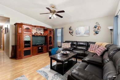 1125 Bissell St, South Bend, IN 46617 - photo 3