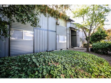 1015 R St, Springfield, OR 97477 - photo 4