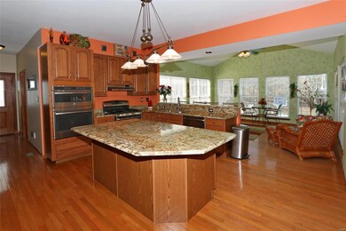 Large Center Island!  Newer Microwave & Oven!  Gas