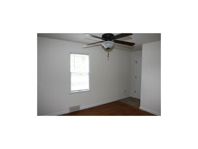 12702 Circle Dr, Shawnee, KS 66216 - photo 4