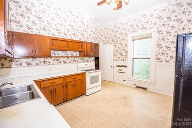 216 Brevard St, Statesville, NC 28677 - photo 5