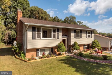 8607 Lagrange St, Lorton, VA 22079 - photo 4