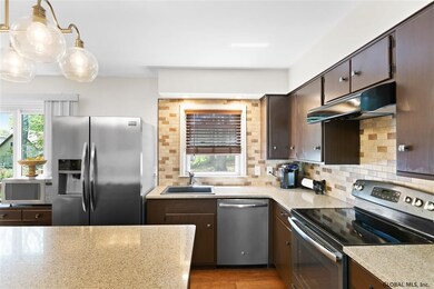 81 Mcnutt Ave, Albany, NY 12205 - photo 5