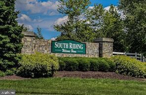 25506 Crossfield Dr, Chantilly, VA 20152 - photo 2