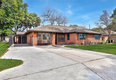 906 W 30th St, Houston, TX 77018 - photo 6