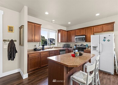 908 Grinnell Ave SW, Orting, WA 98360 - photo 5