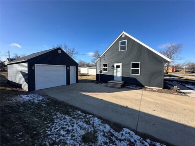 New Windows, Siding, Lighting.New Garage Door. Roo