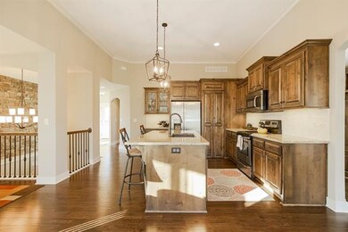 Spacious kitchen, electric range, built in microwa