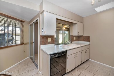 13604 N 111th Ave, Sun City, AZ 85351 - photo 2