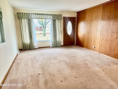 465 S Stephen St, Oregon, OH 43616 - photo 3