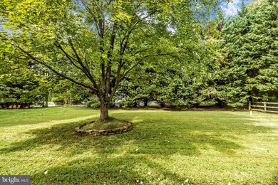 9432 Ridgeview Dr, Columbia, MD 21046 - photo 2