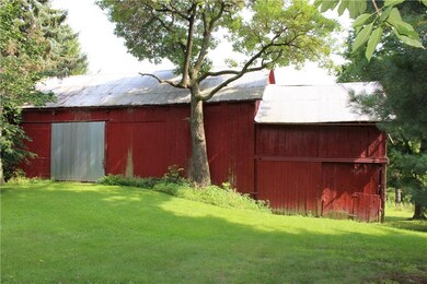 Large Barn with Tons of Storage Space
