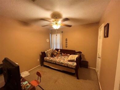 6015 Wickover Ln, Houston, TX 77086 - photo 4