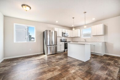 CDF048-i1910-Kitchen1