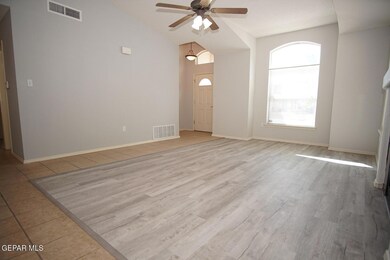 725 Desert Ash Dr, Horizon City, TX 79928 - photo 3