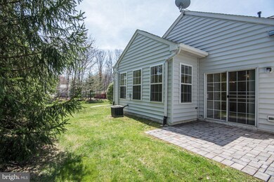 10649 Hickory Crest Ln, Columbia, MD 21044 - photo 2