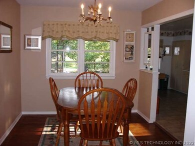 511 E Wyandotte Ave, Sulphur, OK 73086 - photo 2