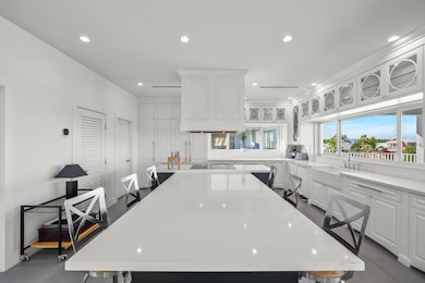 Kitchen Seat area