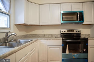 45 Middle Rose St unit J, Trenton, NJ 08618 - photo 5