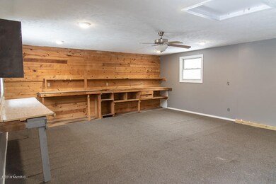 Heated Workshop! Man Cave! She Shed!
