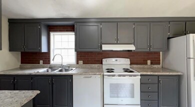 10 Haily's Ln, Oxford, ME 04270 - photo 4