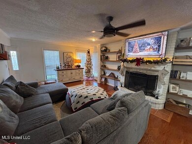 1309 Pascagoula St, Pascagoula, MS 39567 - photo 4