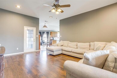 1540 Oak Tree Cir, Weatherford, TX 76086 - photo 5