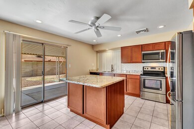 659 W Gro-012-028-IMG 9271-MLS_Size