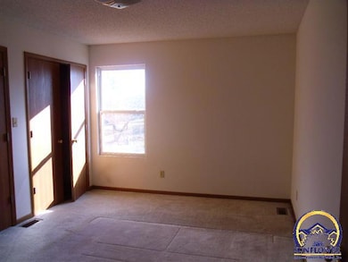 2600 SW Ancaster Rd, Topeka, KS 66614 - photo 6