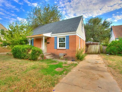 View of front facade with a front yard