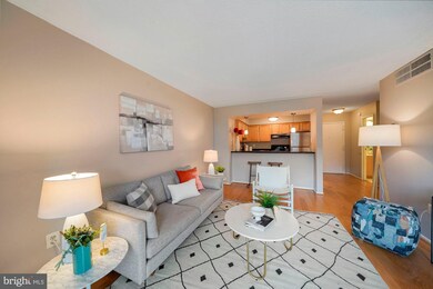 The Brittany unit 708, Arlington, VA 22204 - photo 2