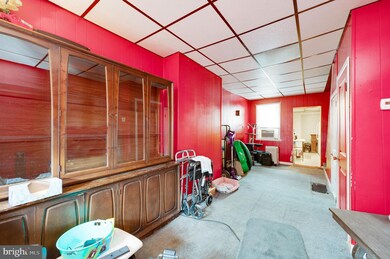 1059 Muhlenberg St, Reading, PA 19602 - photo 4