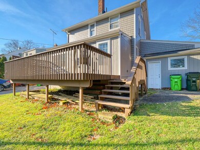 Beautiful Back Deck for Sunbathing and Stargazing!