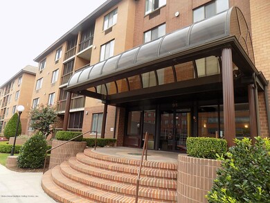 Chestnut Hill at Essex Park unit 4B, Staten Island, NY 10314 - photo 2