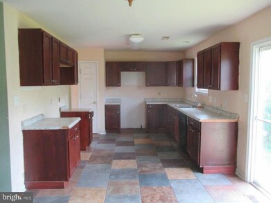 9 Quiet Sunset Ct, Essex, MD 21221 - photo 6