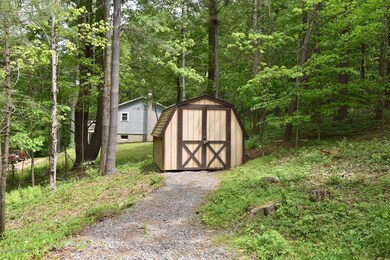 1570 Astolat Rd, Effort, PA 18330 - photo 4