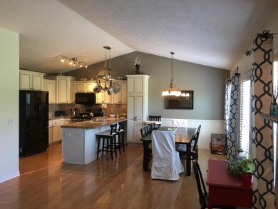 1431 Meadowview Ct SW, Wyoming, MI 49509 - photo 3