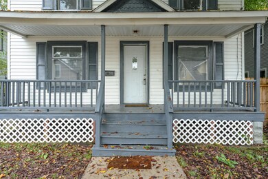 KW-Maple_St_E_124-28