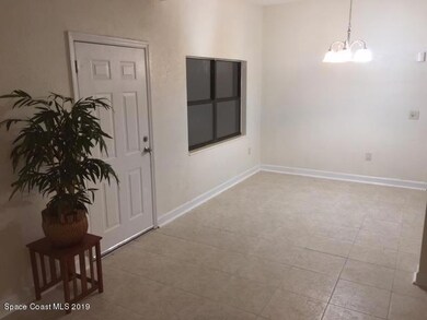 Entrance & Dining