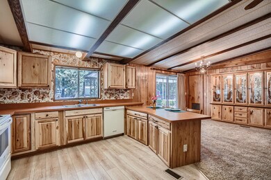 17 Kitchen